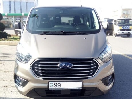 Ford Tourneo Custom 2019