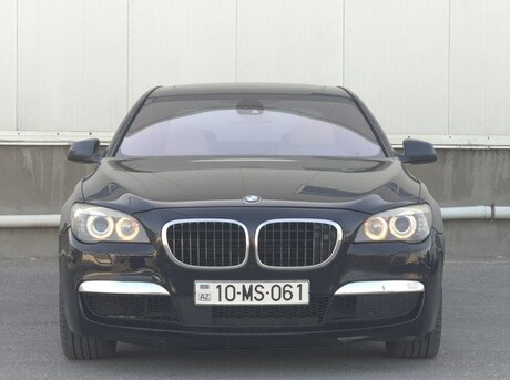 BMW 750 2011