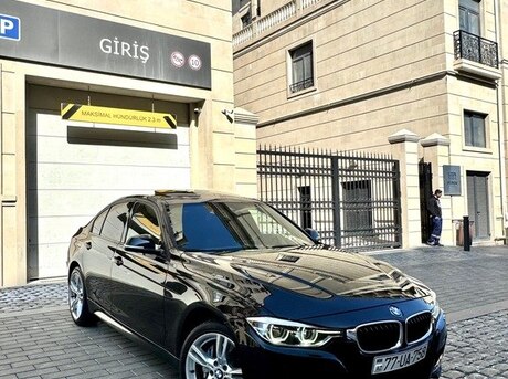 BMW 330 2018