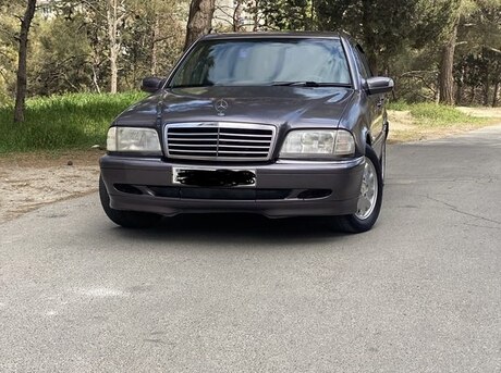 Mercedes C 180