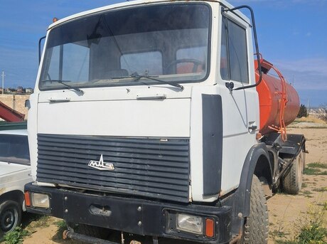 MAZ 5337