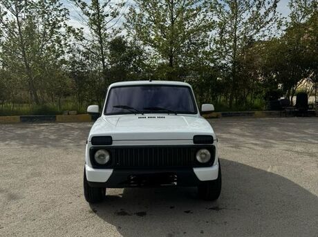 LADA (VAZ) Niva 2016