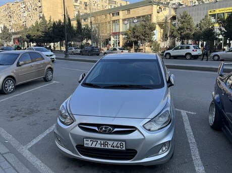 Hyundai Accent 2013