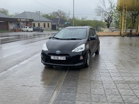 Toyota Aqua 2012