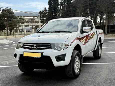 Mitsubishi L200 2015