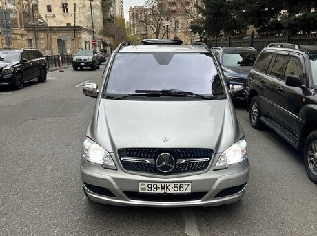 Mercedes Viano 2010
