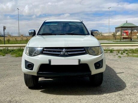 Mitsubishi L200 2011