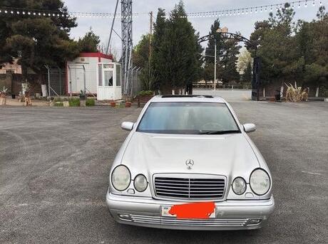 Mercedes E 240 1999