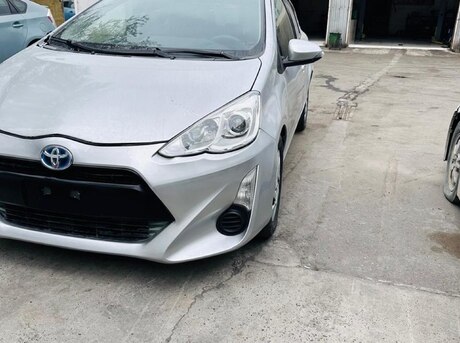 Toyota Prius C 2015