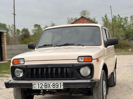 LADA (VAZ) Niva 2000