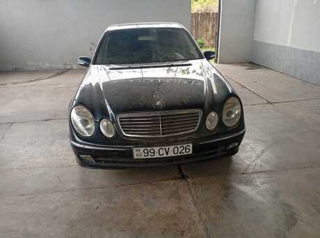Mercedes E 240