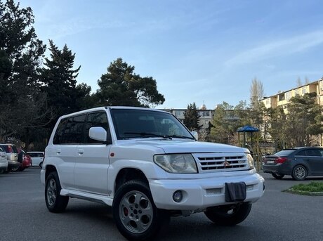 Mitsubishi Pajero io 1999