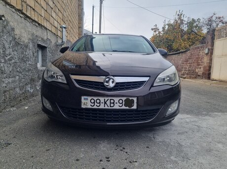 Opel Astra 2012