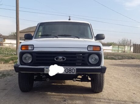 LADA (VAZ) Niva 2011