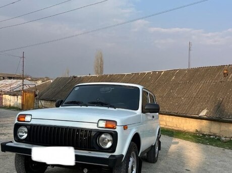 LADA (VAZ) Niva 2015
