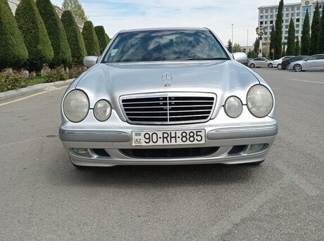 Mercedes E 240 2001