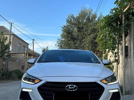 Hyundai Elantra 2018
