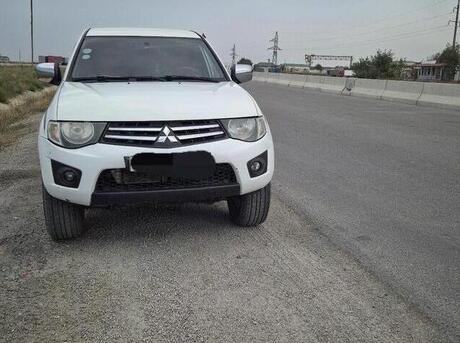 Mitsubishi L200 2014