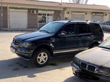 Mercedes ML 320 4MATIC 2001