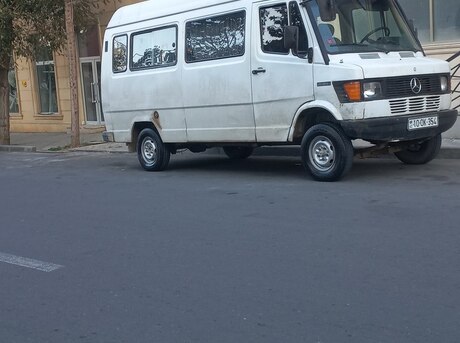 Mercedes 208 D 1990