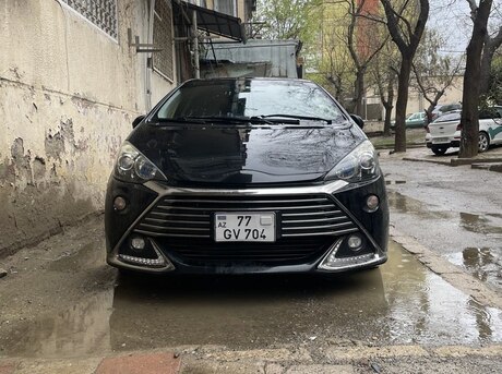 Toyota Aqua 2015