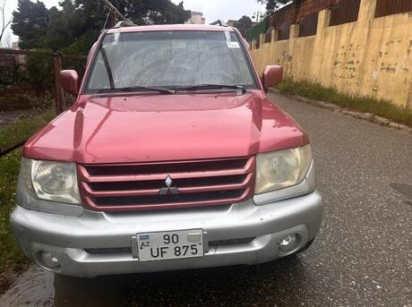 Mitsubishi Pajero io 2002