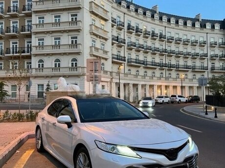 Toyota Camry 2019