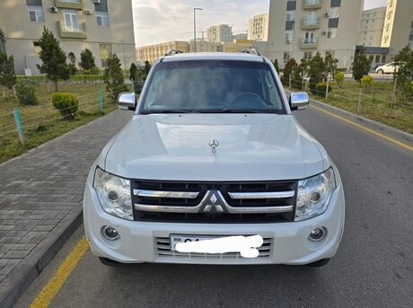 Mitsubishi Pajero 2012