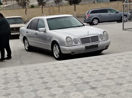 Mercedes E 240 1999