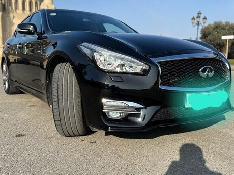 Infiniti Q70 2015