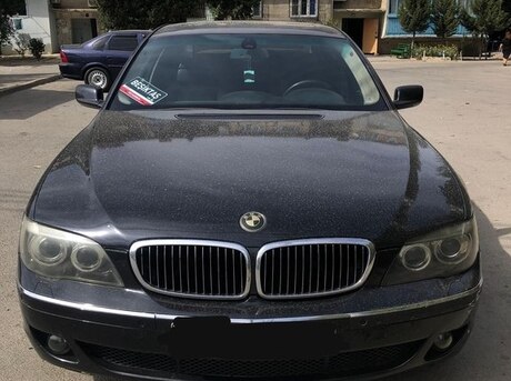 BMW 745
