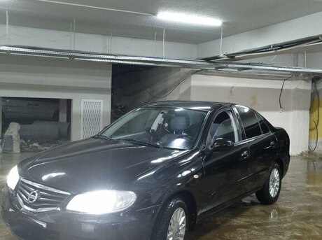 Nissan Sunny 2010