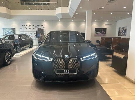 BMW iX