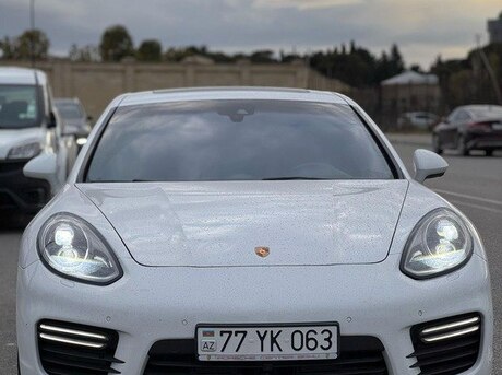 Porsche Panamera GTS 2014
