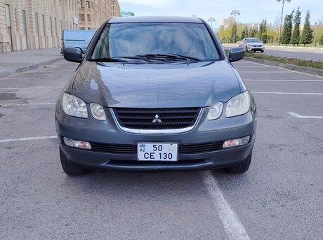 Mitsubishi Airtrek 2001