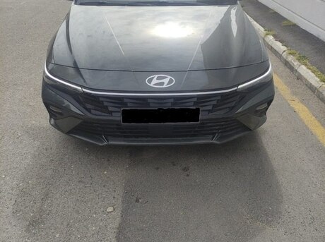 Hyundai Elantra 2024