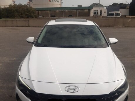 Hyundai Elantra 2022