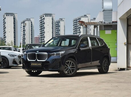 BMW iX1