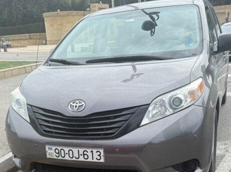Toyota Sienna 2011