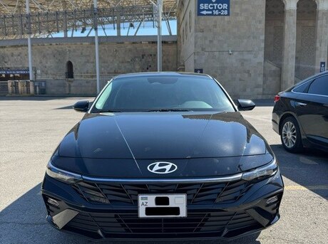 Hyundai Elantra 2024