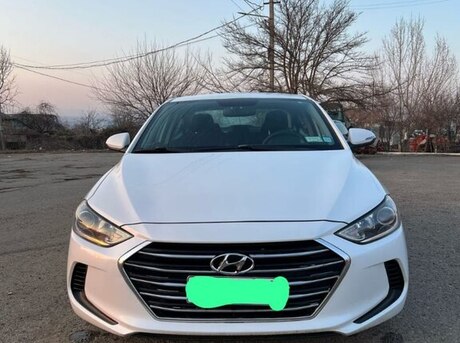 Hyundai Elantra 2018