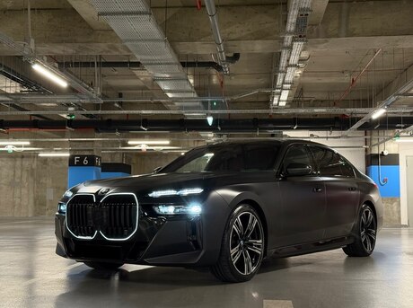 BMW i7 2023
