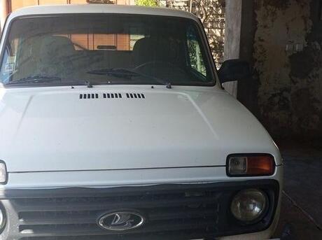 LADA (VAZ) Niva 2011
