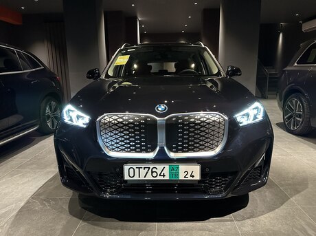 BMW iX1