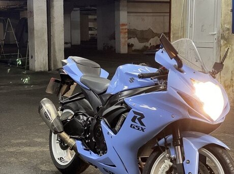 Suzuki  2022