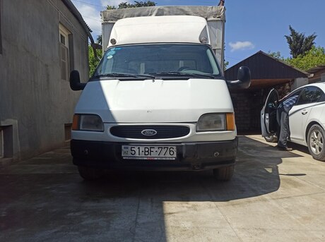 Ford Transit 2000