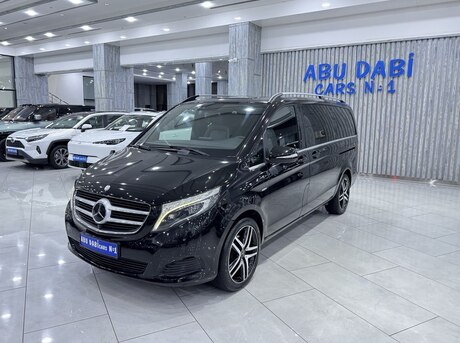 Mercedes V 220 2016