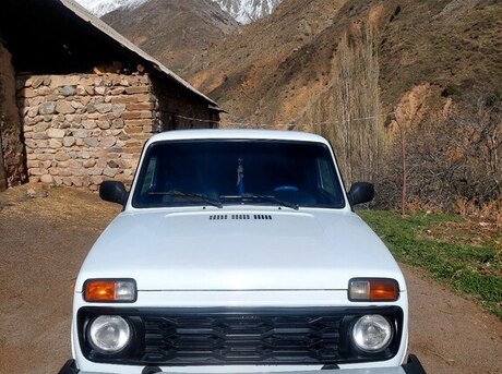 LADA (VAZ) Niva 2015