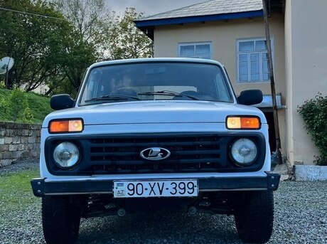 LADA (VAZ) Niva 2010