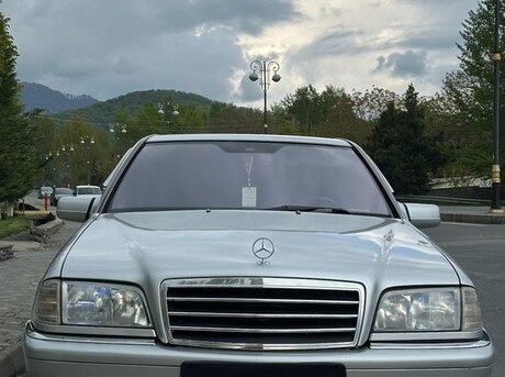 Mercedes C 240